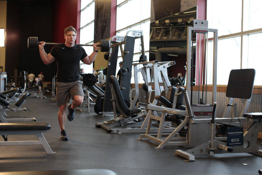 Barbell Walking Lunge — Barbell Quadriceps exercise demonstration