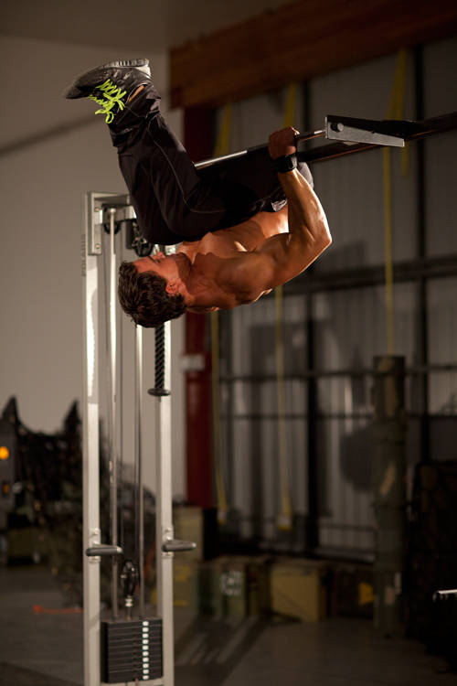 Bodyweight Mid Row — Other Middle Back exercise demonstration