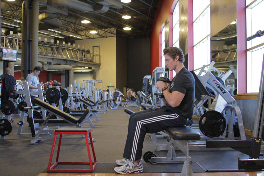 Dumbbell Seated Box Jump — Dumbbell Quadriceps exercise demonstration