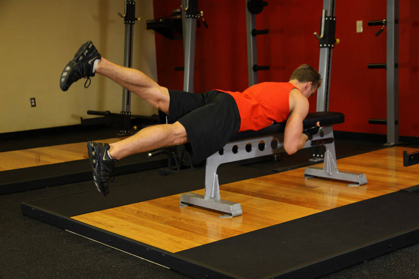 Flutter Kicks — Body Weight Glutes exercise demonstration