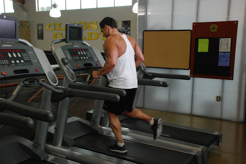 Jogging, Treadmill — Machine Quadriceps exercise demonstration