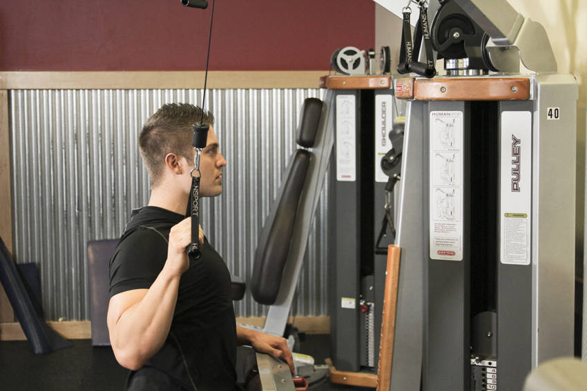 One Arm Lat Pulldown — Cable Lats exercise demonstration