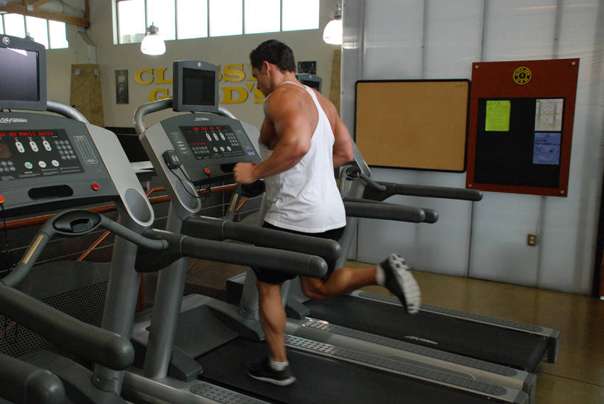 Running, Treadmill — Machine Quadriceps exercise demonstration