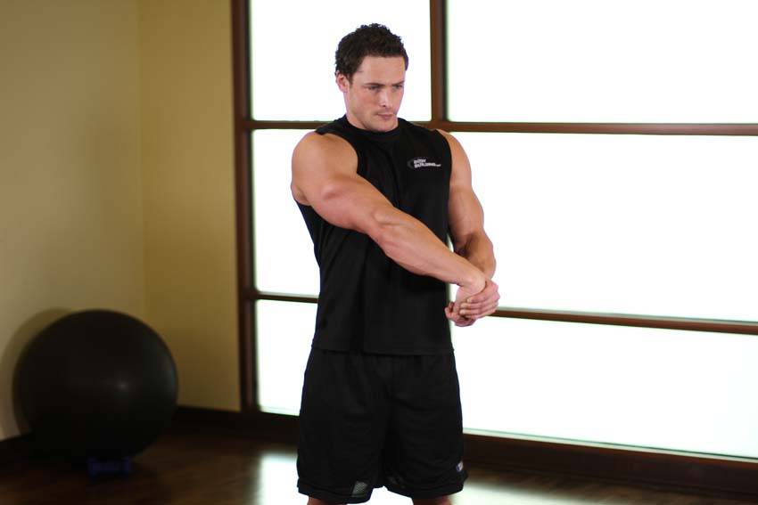 Side Wrist Pull — Body Weight Shoulders exercise demonstration