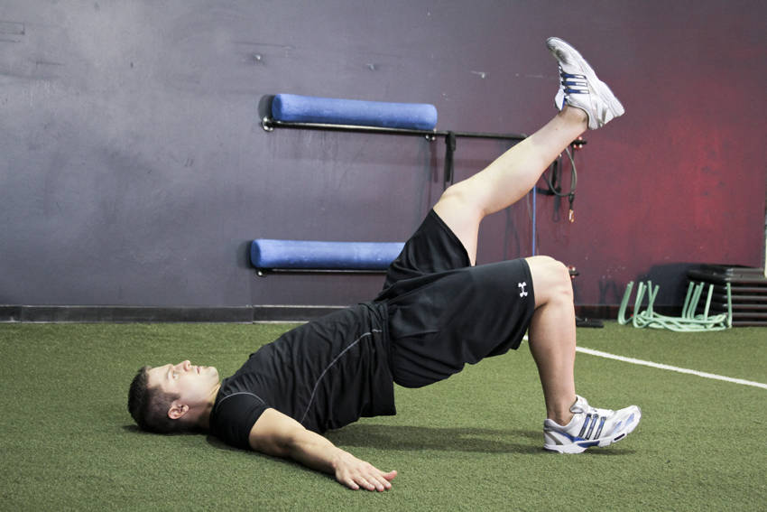 Single Leg Glute Bridge — Body Weight Glutes exercise demonstration
