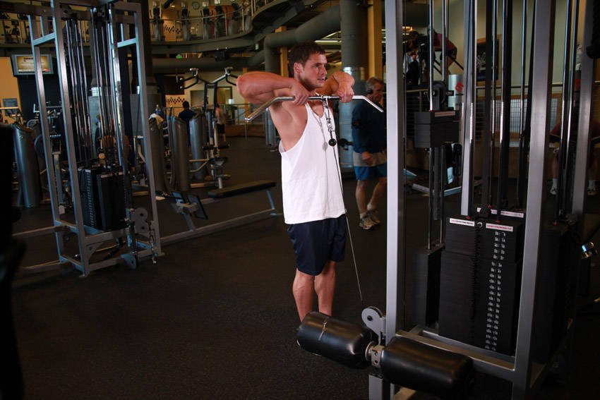 Upright Cable Row — Cable Trapezius exercise demonstration